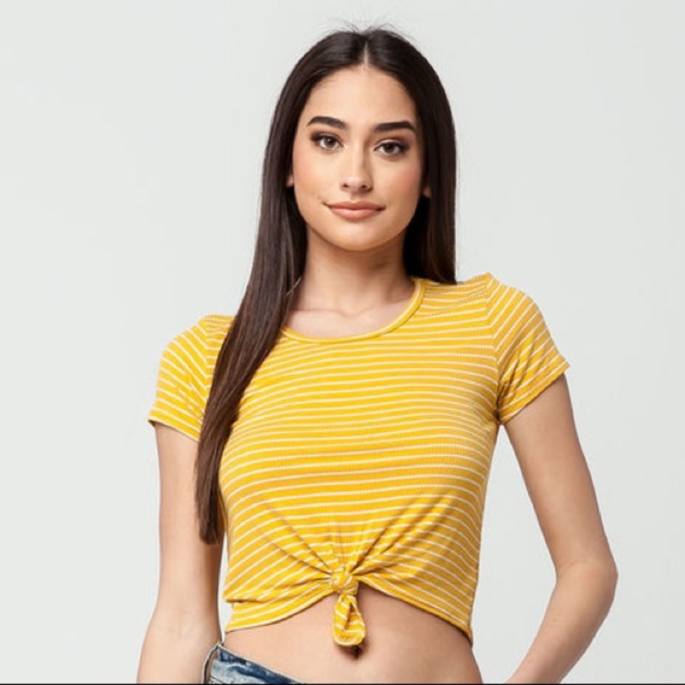 NWOT full tilt yellow striped top🌟